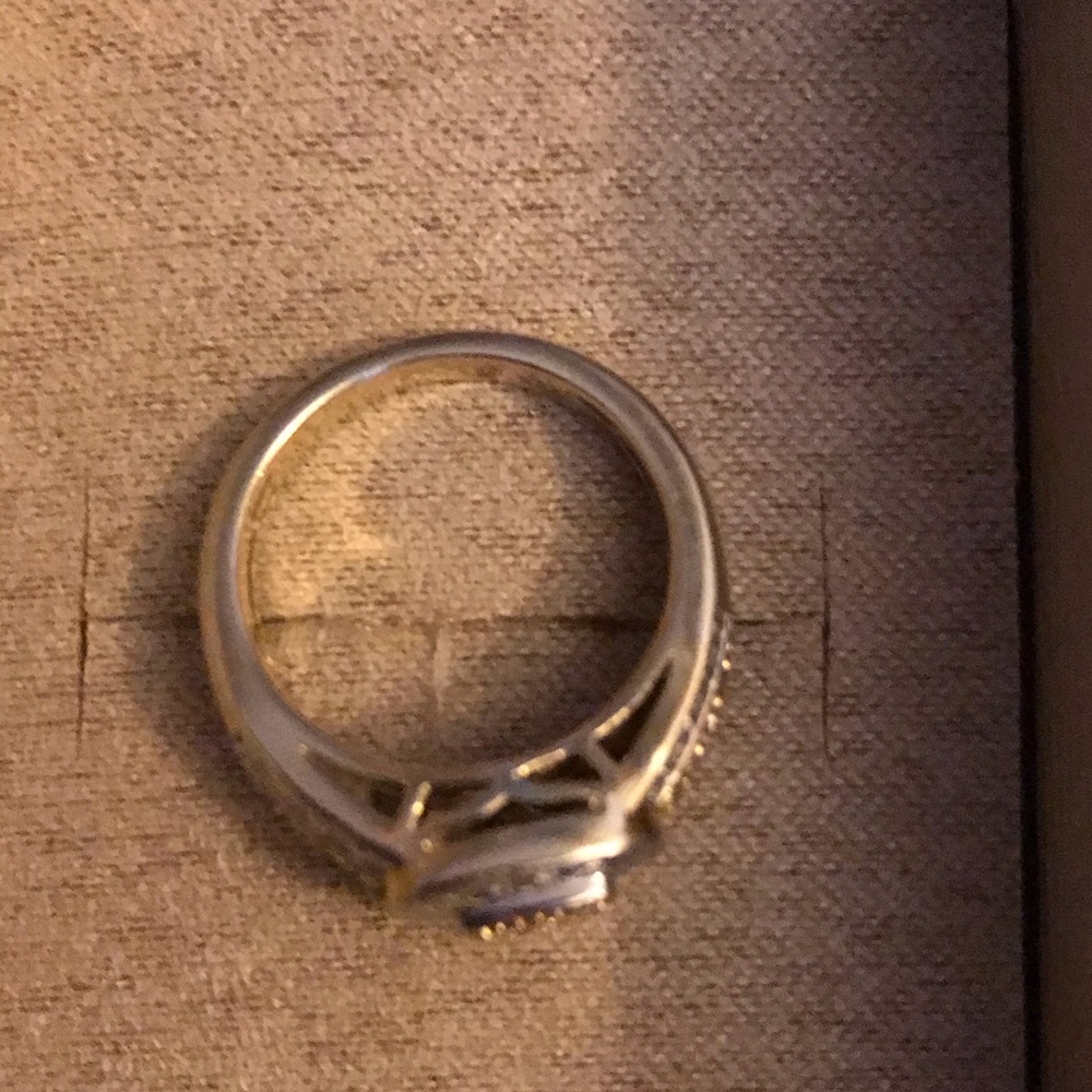 Canary yellow and white diamond ring - Picture 4 of 7